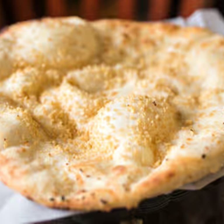 Delicious Garlic Naan: A Flavorful Indian Favorite