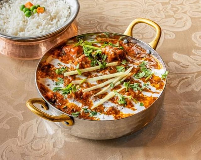 Murg Shahi Saag.